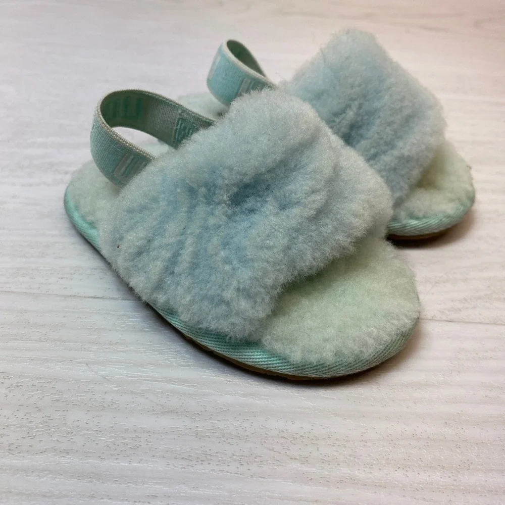 UGG Baby Girls Size 6 Fluff Yeah Slide Slipper Light Blue Sheepskin Backstrap